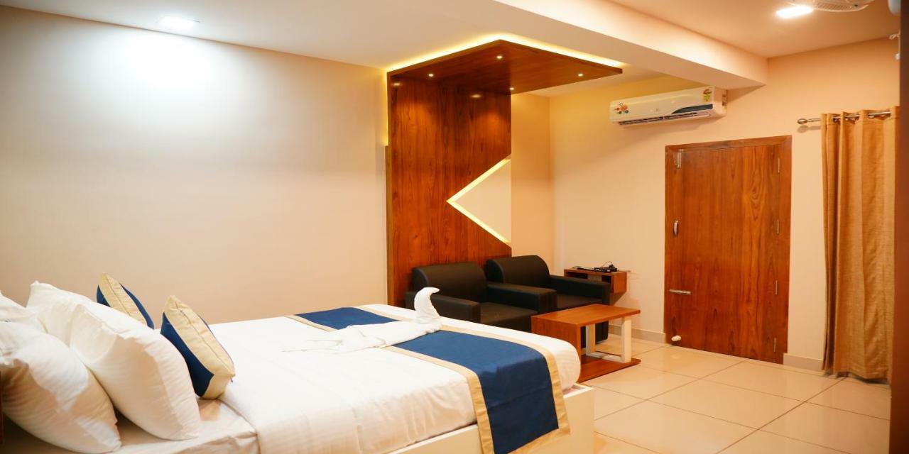Nextel Inn, Calicut Exterior foto
